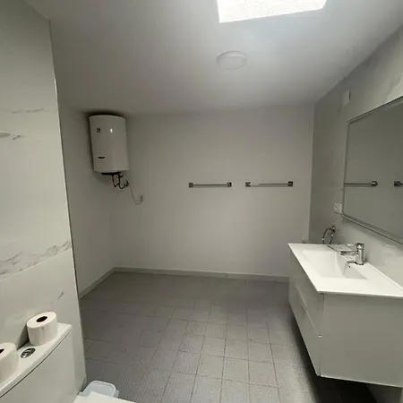 Hotel Algorfa Bed and breakfast 2*